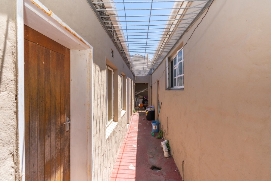8 Bedroom Property for Sale in Walmer Estate Western Cape